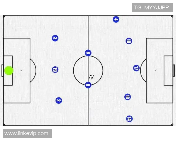 拉普大学与老男孩的激烈对决引发的战术分析与球员表现探讨